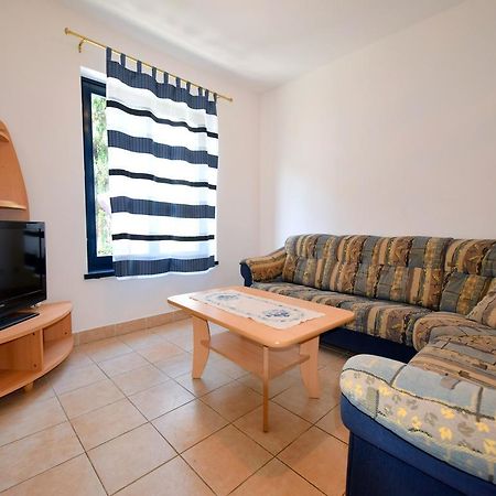 Apartment Oresic Malinska Buitenkant foto