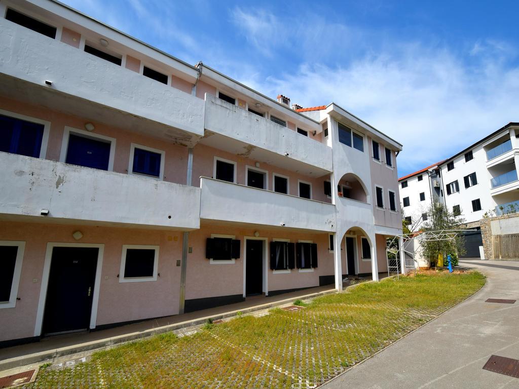 Apartment Oresic Malinska Buitenkant foto