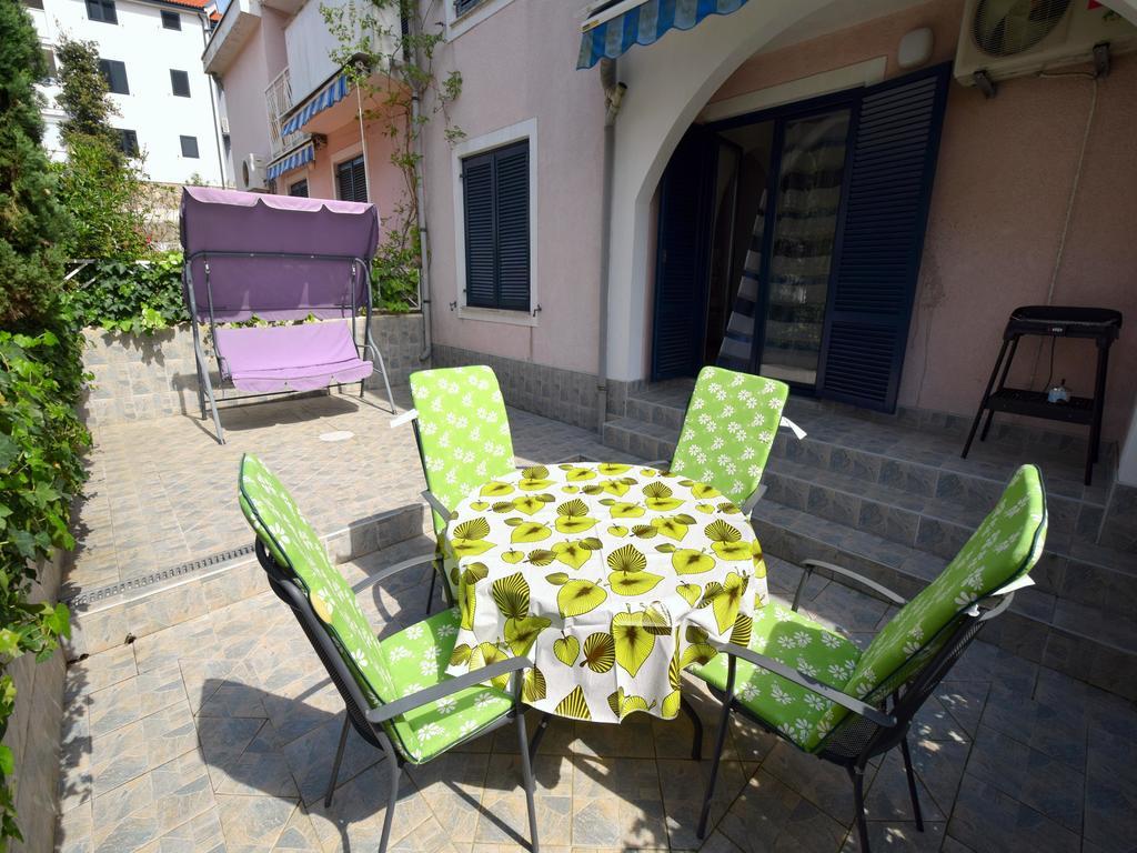 Apartment Oresic Malinska Buitenkant foto